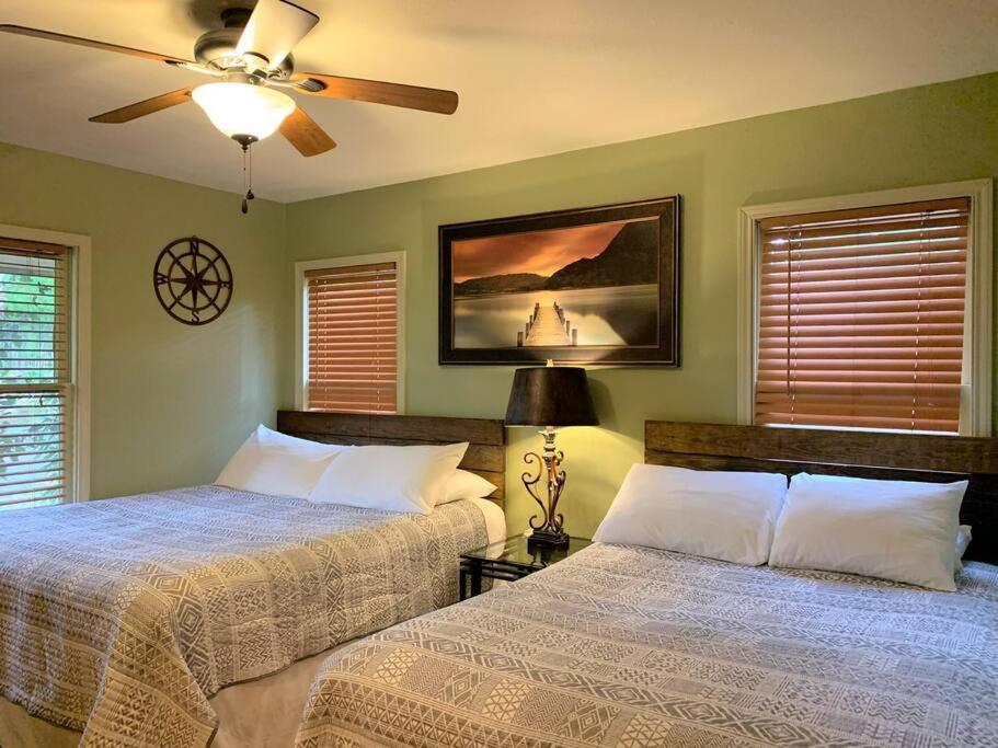 The River Haven - Sleeps 32 - On Guadalupe River Seguin Exteriér fotografie