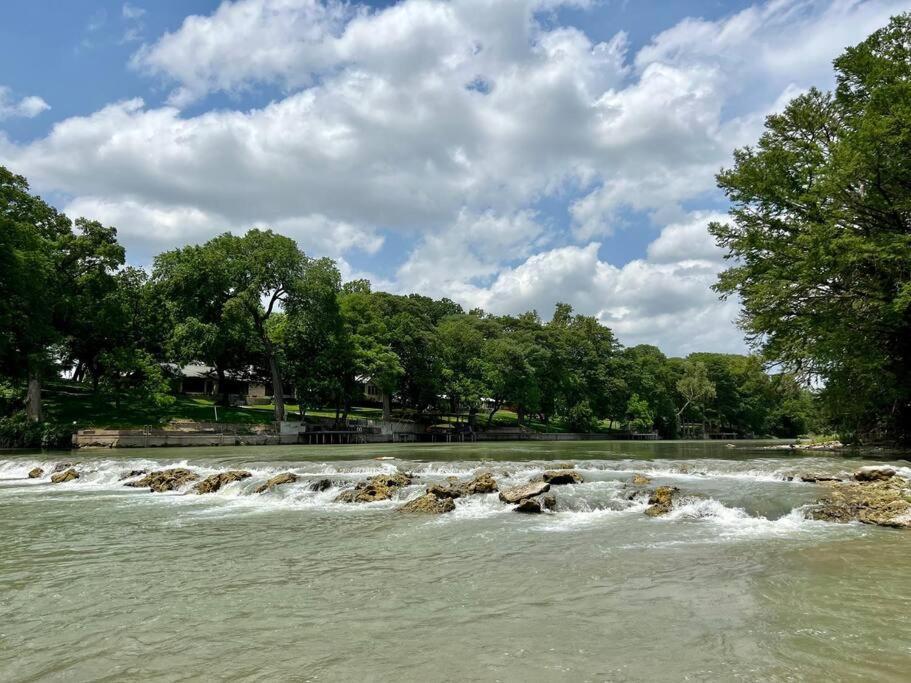 The River Haven - Sleeps 32 - On Guadalupe River Seguin Exteriér fotografie