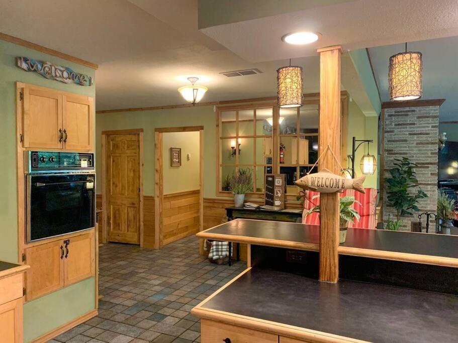 The River Haven - Sleeps 32 - On Guadalupe River Seguin Exteriér fotografie