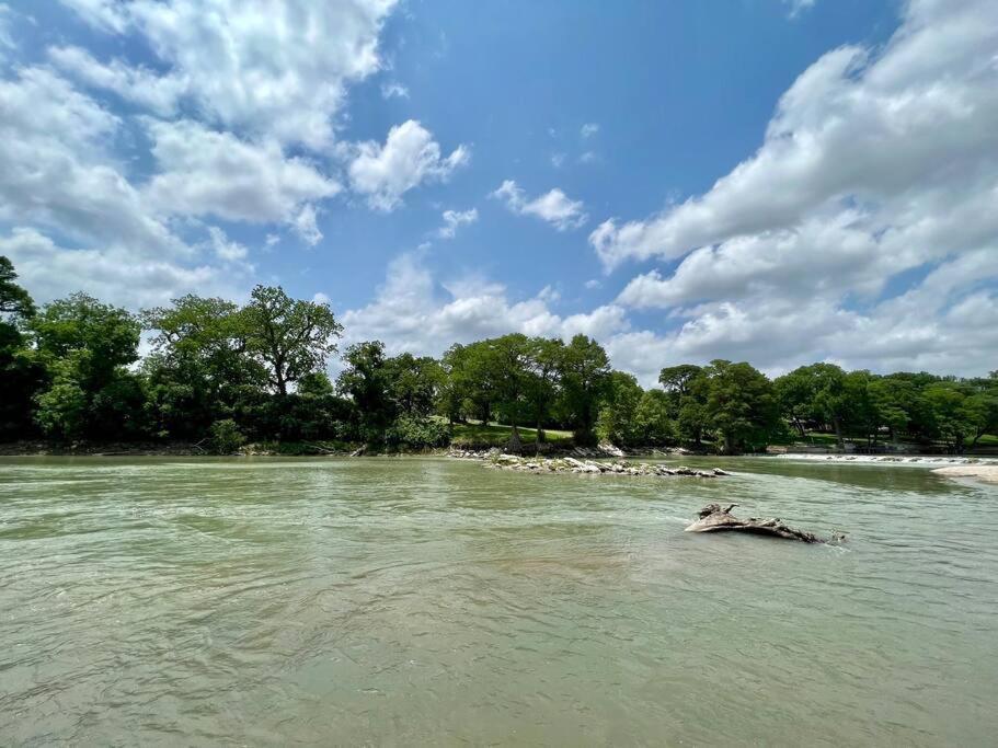The River Haven - Sleeps 32 - On Guadalupe River Seguin Exteriér fotografie