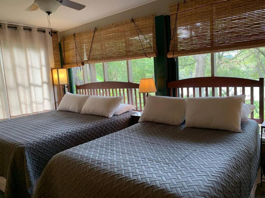 The River Haven - Sleeps 32 - On Guadalupe River Seguin Exteriér fotografie