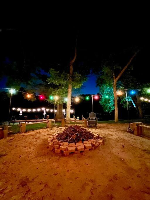 The River Haven - Sleeps 32 - On Guadalupe River Seguin Exteriér fotografie