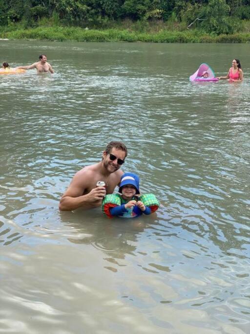 The River Haven - Sleeps 32 - On Guadalupe River Seguin Exteriér fotografie